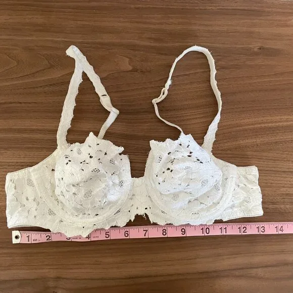 Vintage Oscar de la Renta bra | 36B - Picture 3 of 7